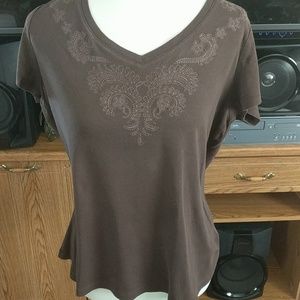 XL brown tee with design
